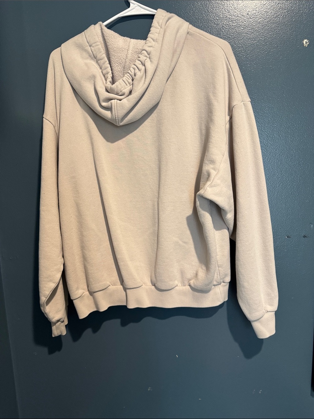 Alo Oversized Cream Hoodie with Front Pocket - Picture 4 of 5